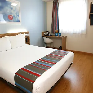 Отель Travelodge Poblenou Барселона